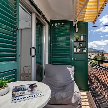 2 Bedroom 'marley' * Makarska